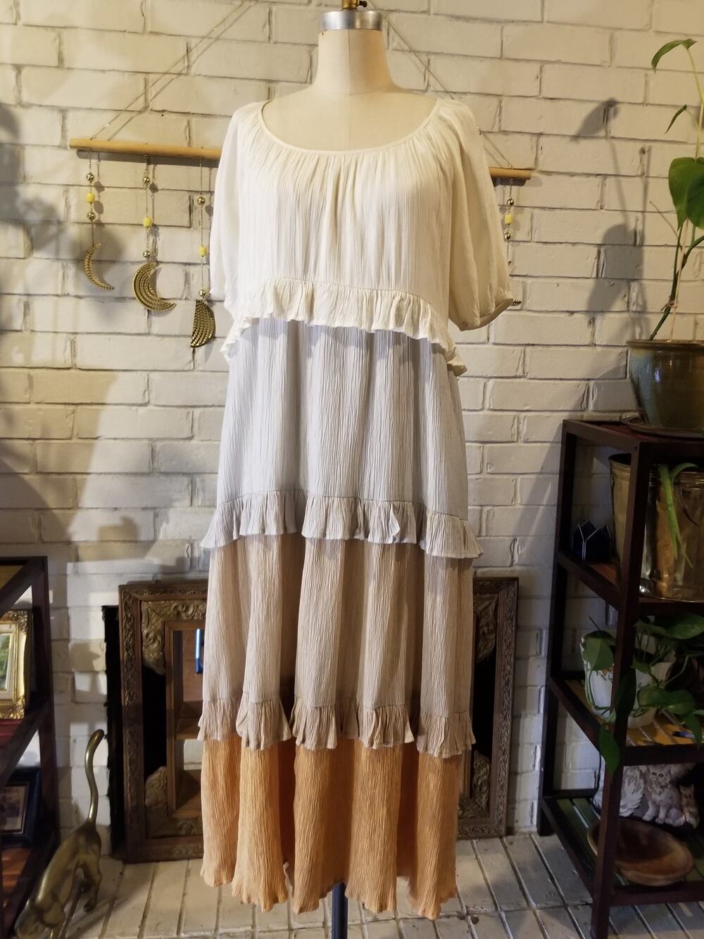 Entro Neutral Colorblock Tiered Crinkle Midi Maxi Dress Ruffle Boho Cream M